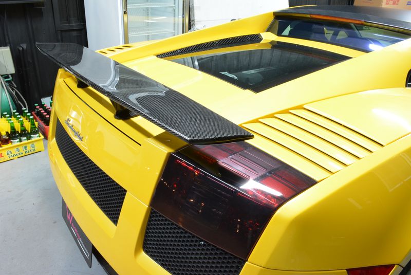 Lamborghini LP 570  Carbon Trunk Spoiler 2